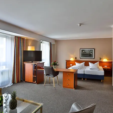 Hotel Quellenhof 3*