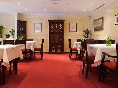 ホテル Quellenhof